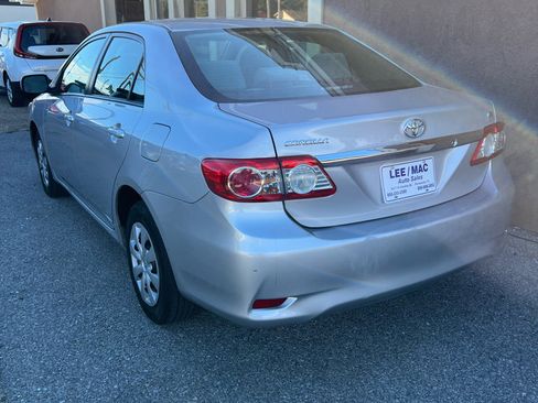 Used 2011 Toyota Corolla LE image 4