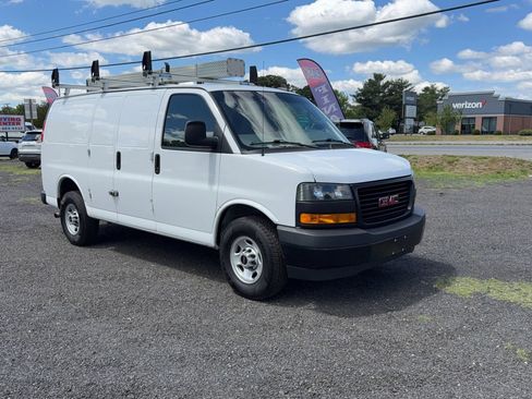 Used 2022 GMC Savana 2500 w/ Driver Convenience Package RWD image 8