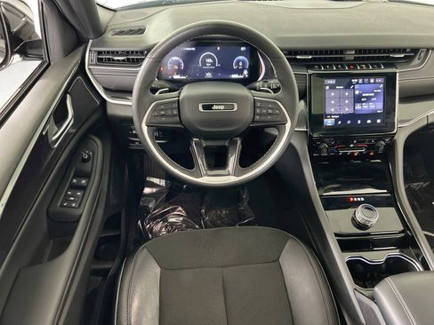 Used 2023 Jeep Grand Cherokee Altitude image 22