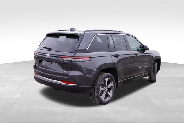 New 2026 Jeep Grand Cherokee Limited w/ Luxury Tech Group II AWD/4WD image 3
