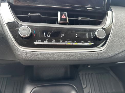 Used 2023 Toyota Corolla LE FWD image 29