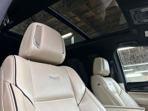 Certified 2023 Cadillac Escalade ESV Premium Luxury w/ Performance Package image 22