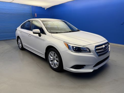 Used 2015 Subaru Legacy 2.5i Premium AWD/4WD image 2