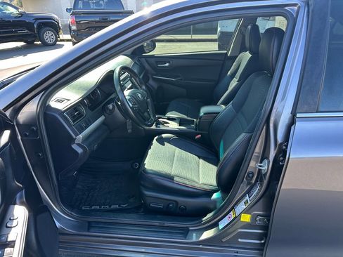 Used 2015 Toyota Camry SE image 12