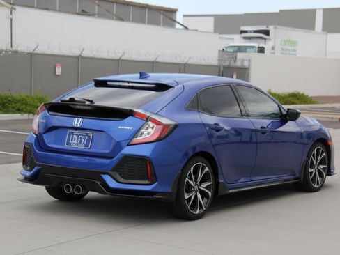 Used 2018 Honda Civic Sport image 5