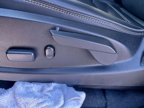 Used 2019 GMC Canyon Denali image 12