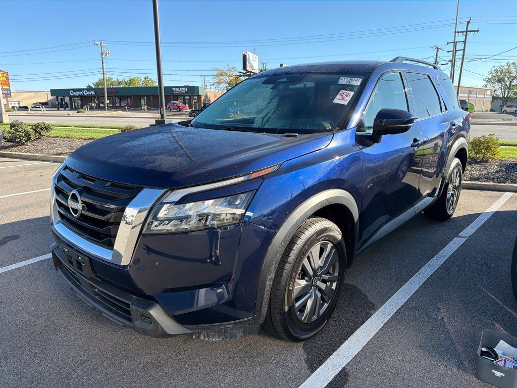 Used 2025 Nissan Pathfinder SV AWD/4WD image 16