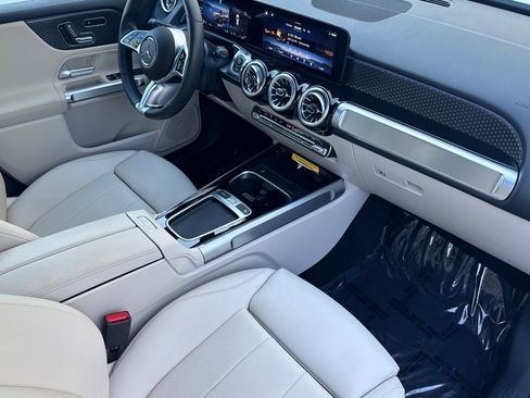 Certified 2025 Mercedes-Benz GLB 250 image 18