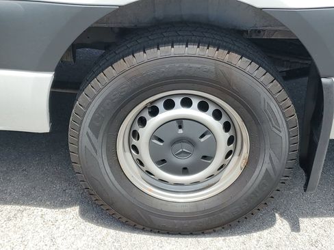 Used 2023 Mercedes-Benz Sprinter 144 Cargo image 5