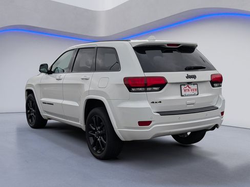Used 2019 Jeep Grand Cherokee Altitude AWD/4WD image 7