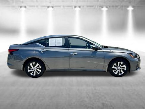 Certified 2025 Nissan Altima 2.5 S FWD image 5
