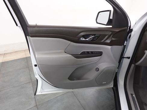 Used 2023 GMC Acadia SLT image 8