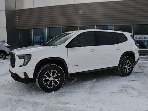 Used 2024 GMC Acadia AT4 w/ Luxury Package image 2