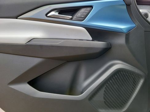 New 2026 Chevrolet Equinox EV LT image 24