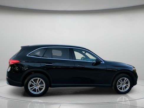 Used 2025 Mercedes-Benz GLC 300 image 31