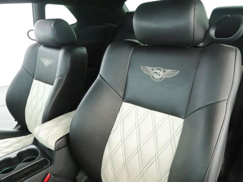 Used 2010 Dodge Challenger R/T image 2