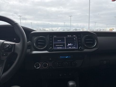 Used 2022 Toyota Tacoma TRD Sport image 13