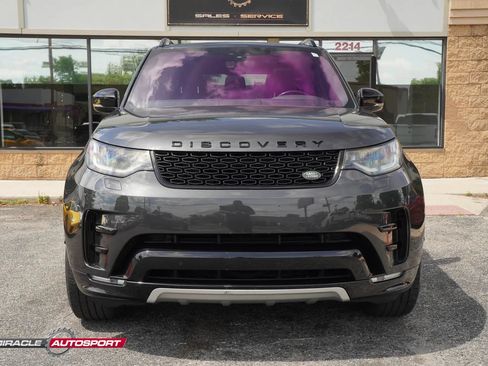 Used 2020 Land Rover Discovery Landmark AWD/4WD image 2