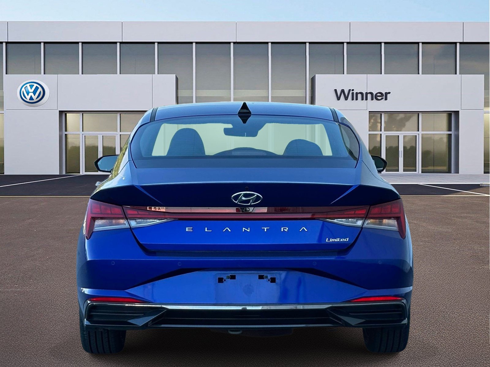 Used 2022 Hyundai Elantra Limited FWD image 4