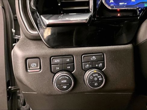 Used 2024 Chevrolet Silverado 1500 RST AWD/4WD image 39