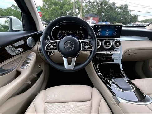 Used 2020 Mercedes-Benz GLC 300 image 7