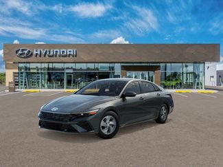 New 2026 Hyundai Elantra SE FWD video 1