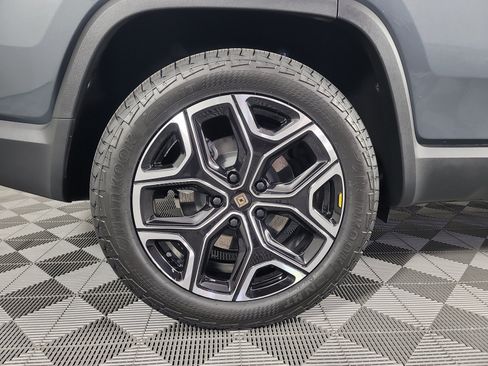 Used 2024 Rivian R1S Adventure AWD/4WD image 12