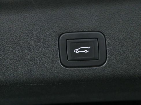 Used 2025 GMC Yukon Elevation w/ LPO, Elevation Black Package AWD/4WD image 36