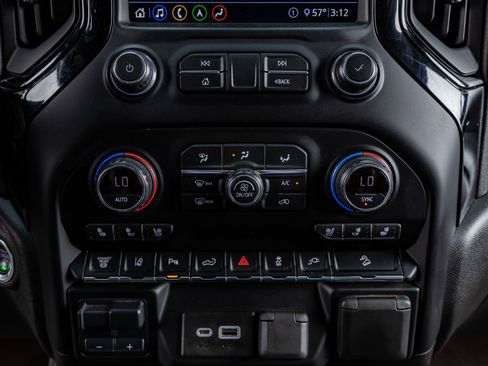 Used 2020 Chevrolet Silverado 2500 LTZ w/ LTZ Premium Package image 23