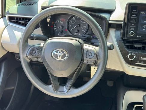 Used 2022 Toyota Corolla L image 15