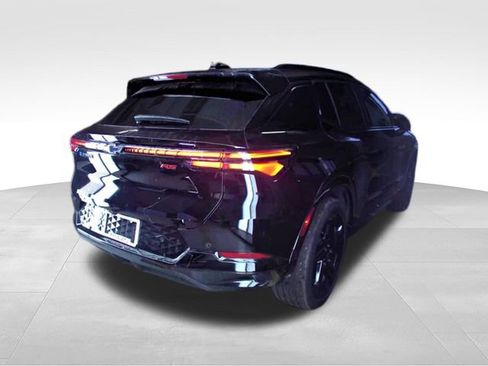 Used 2025 Chevrolet Equinox EV RS FWD image 2