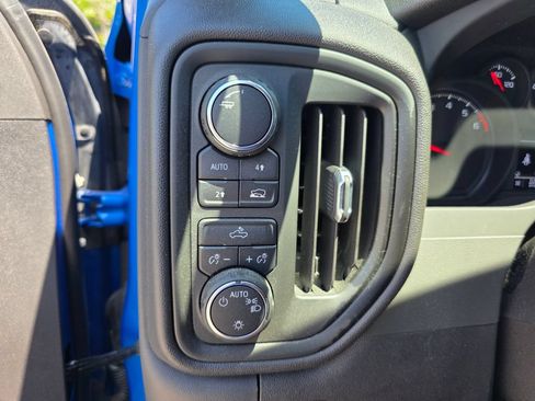 Used 2025 Chevrolet Silverado 1500 Custom AWD/4WD image 17