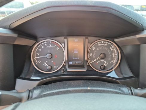 Used 2020 Toyota Tacoma TRD Off-Road w/ Technology Package AWD/4WD image 24