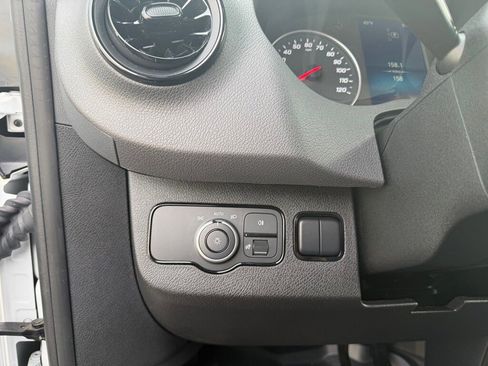 Used 2024 Mercedes-Benz Sprinter 2500 image 22