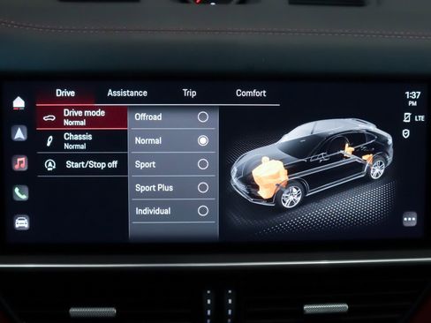 Certified 2023 Porsche Cayenne Platinum Edition image 18