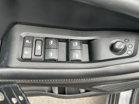 Certified 2023 Jeep Grand Cherokee Limited AWD/4WD image 39