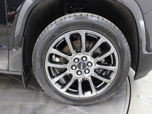 Used 2023 GMC Acadia Denali w/ Black Diamond Edition AWD/4WD image 70
