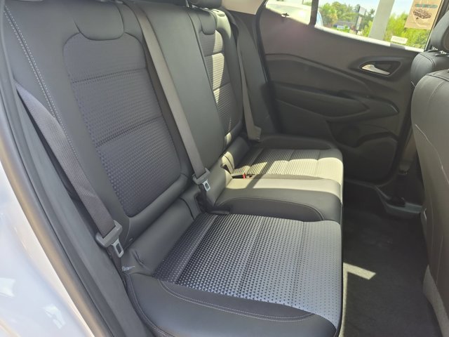 Used 2025 Chevrolet Trax LT w/ LT Convenience Package FWD image 29
