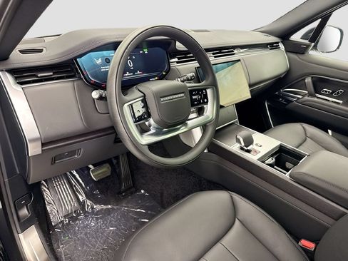 New 2026 Land Rover Range Rover Long Wheelbase SE AWD/4WD image 9