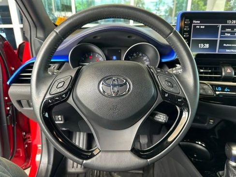 Used 2020 Toyota C-HR XLE FWD image 20