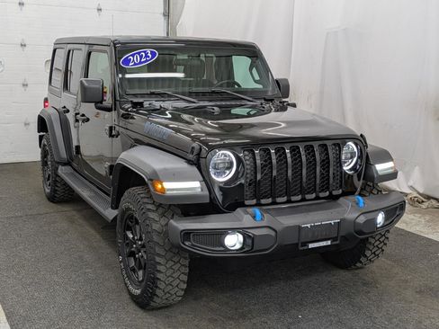 Used 2023 Jeep Wrangler Unlimited w/ Cold Weather Group image 13