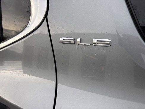 Used 2023 GMC Acadia SLE w/ Driver Convenience Package FWD image 50