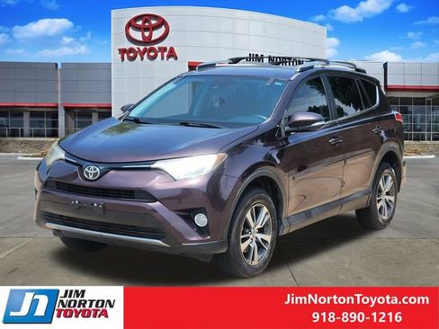 Used 2018 Toyota RAV4 XLE w/ Plus Extra Value Package FWD image 4