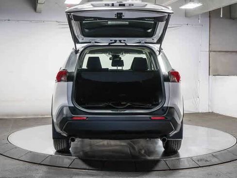 Certified 2022 Toyota RAV4 LE image 28