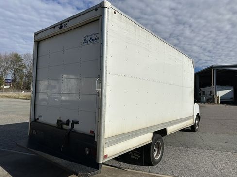 Used 2021 Chevrolet Express 3500 w/ Driver Convenience Package image 5