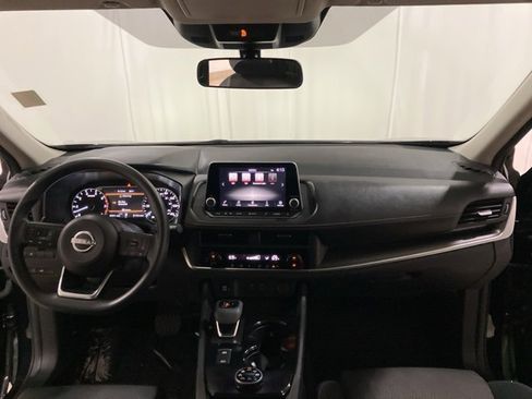 Used 2024 Nissan Rogue SV image 25