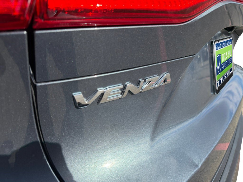 Used 2024 Toyota Venza LE AWD/4WD image 35