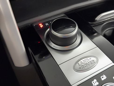 Used 2017 Land Rover Discovery HSE Luxury AWD/4WD image 25