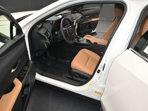 New 2025 Lexus UX 300h FWD image 13