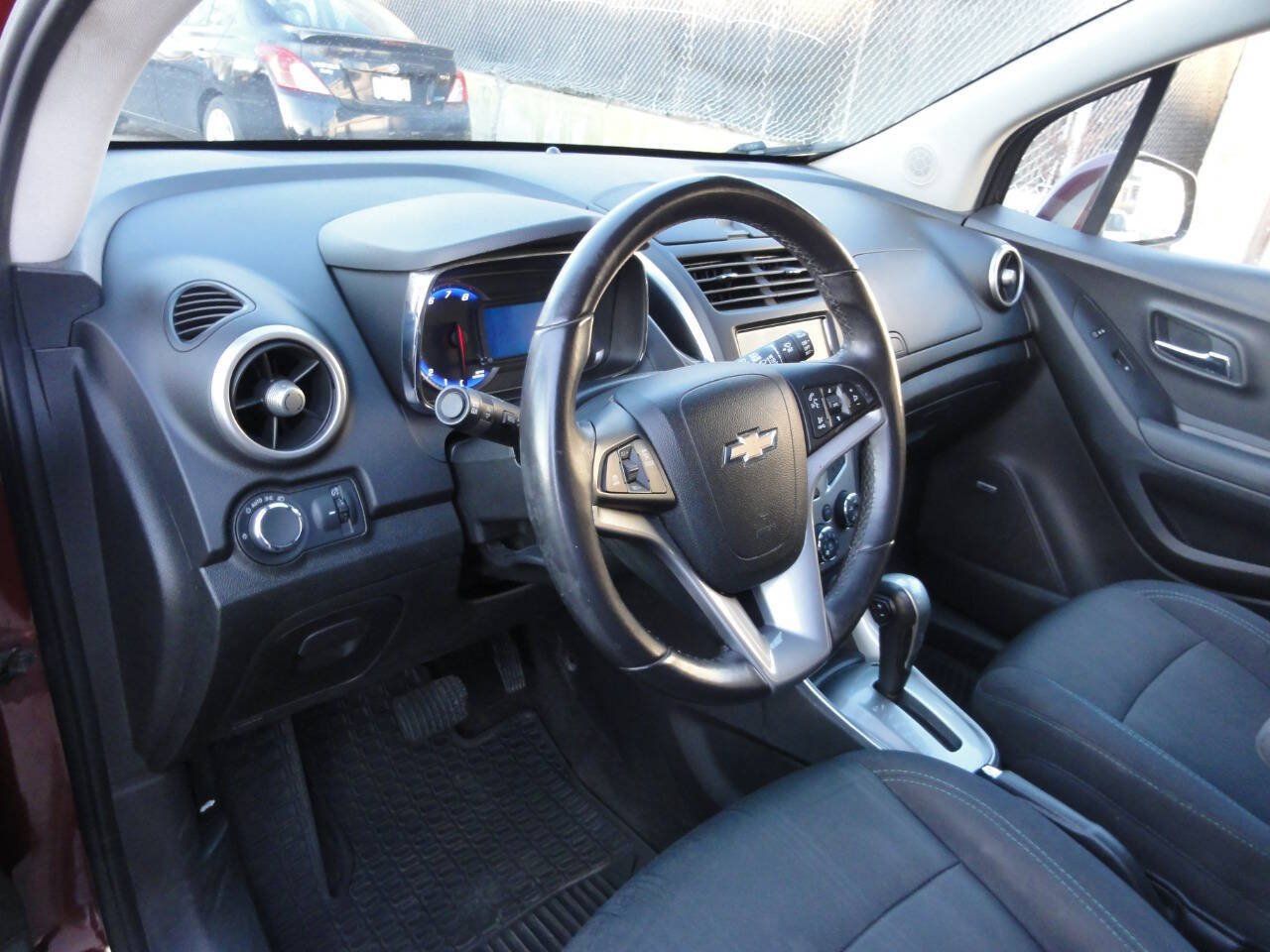 Used 2016 Chevrolet Trax LT AWD/4WD image 9
